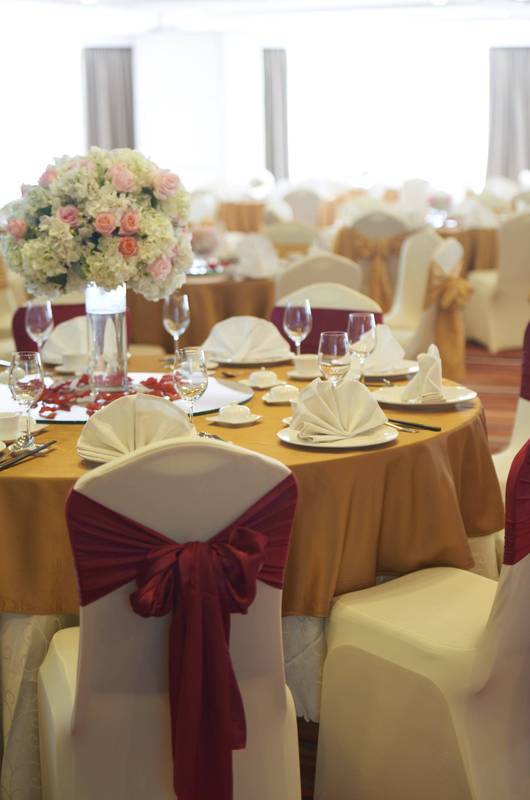 Ballroom Banquet Set-up: Grand and memorable weddings can be had in our ballroom