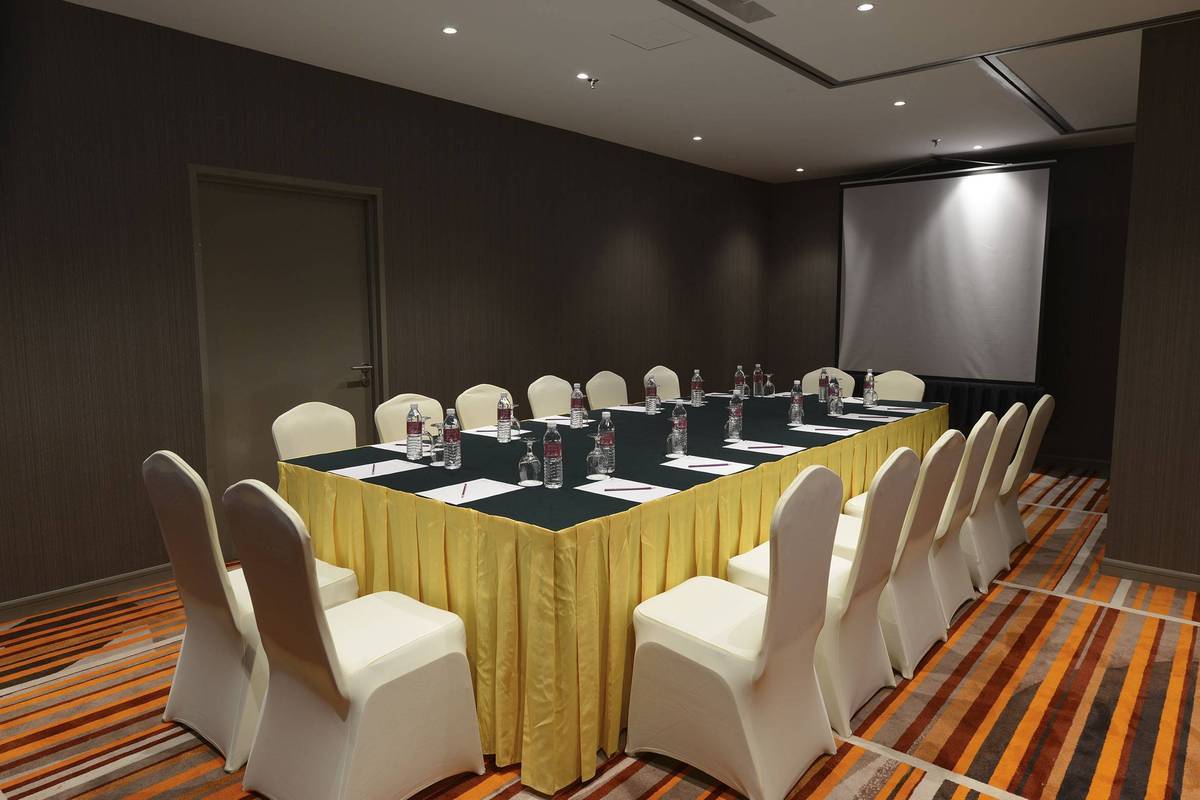 Meeting Boardroom Set-up:  Let us help you to have great smoothly run meetings