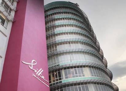 Silka Cheras – Day: Day view of the hotel’s sleek and modern semi-circular façade