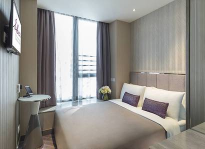 标准客房: 设计明亮的客房配有两张单人床或一张双人床供选择