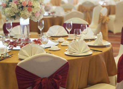 Ballroom Banquet Set-up: Grand and memorable weddings can be had in our ballroom