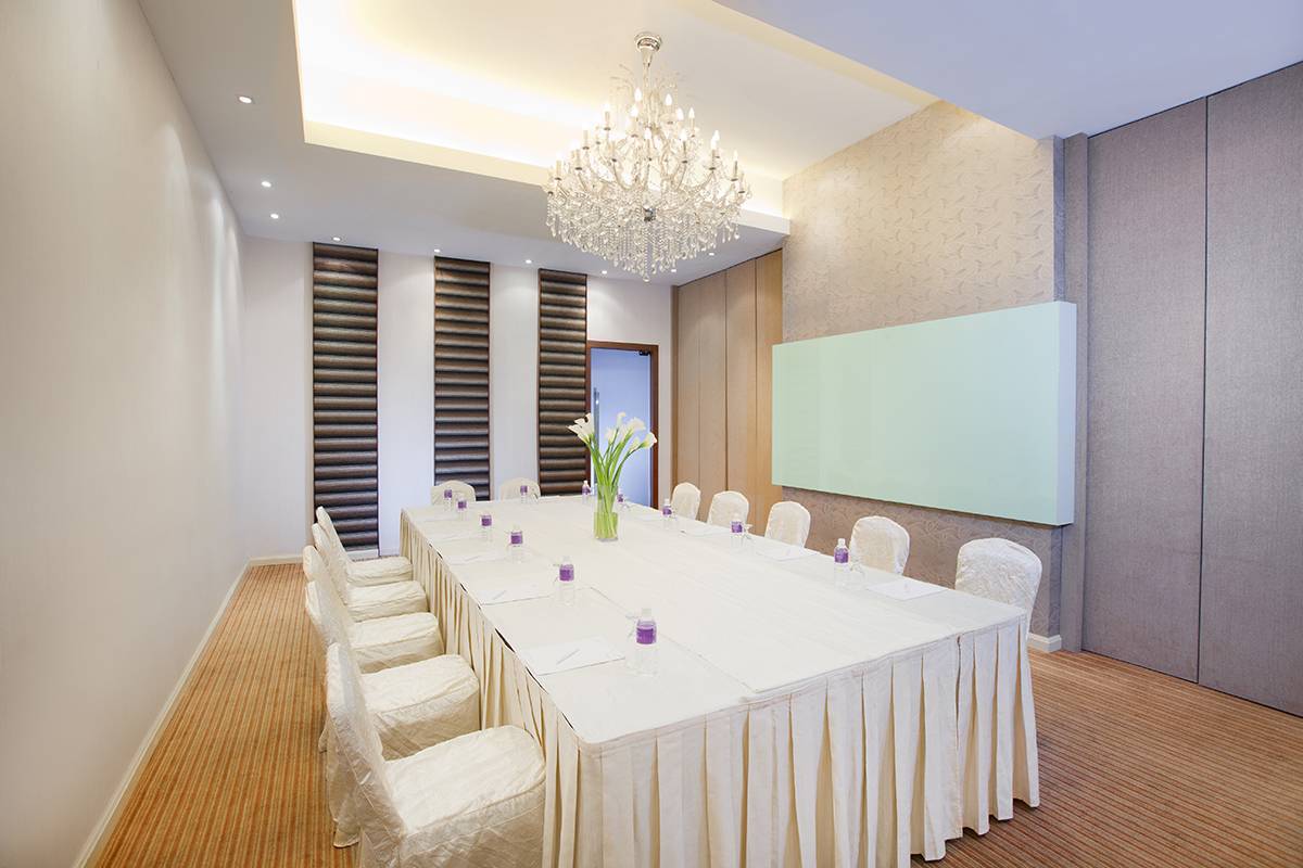 Meeting Room - Boardroom set-up:  Have many hassle-free meetings in the elegant Songket Meeting Room